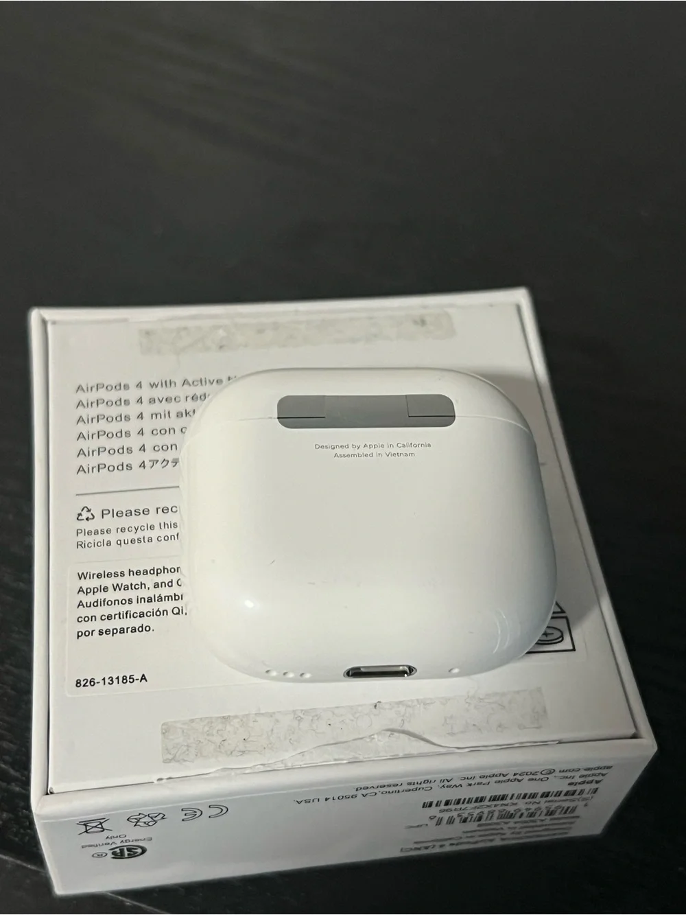 Apple White Wireless Earbuds with Charging Case